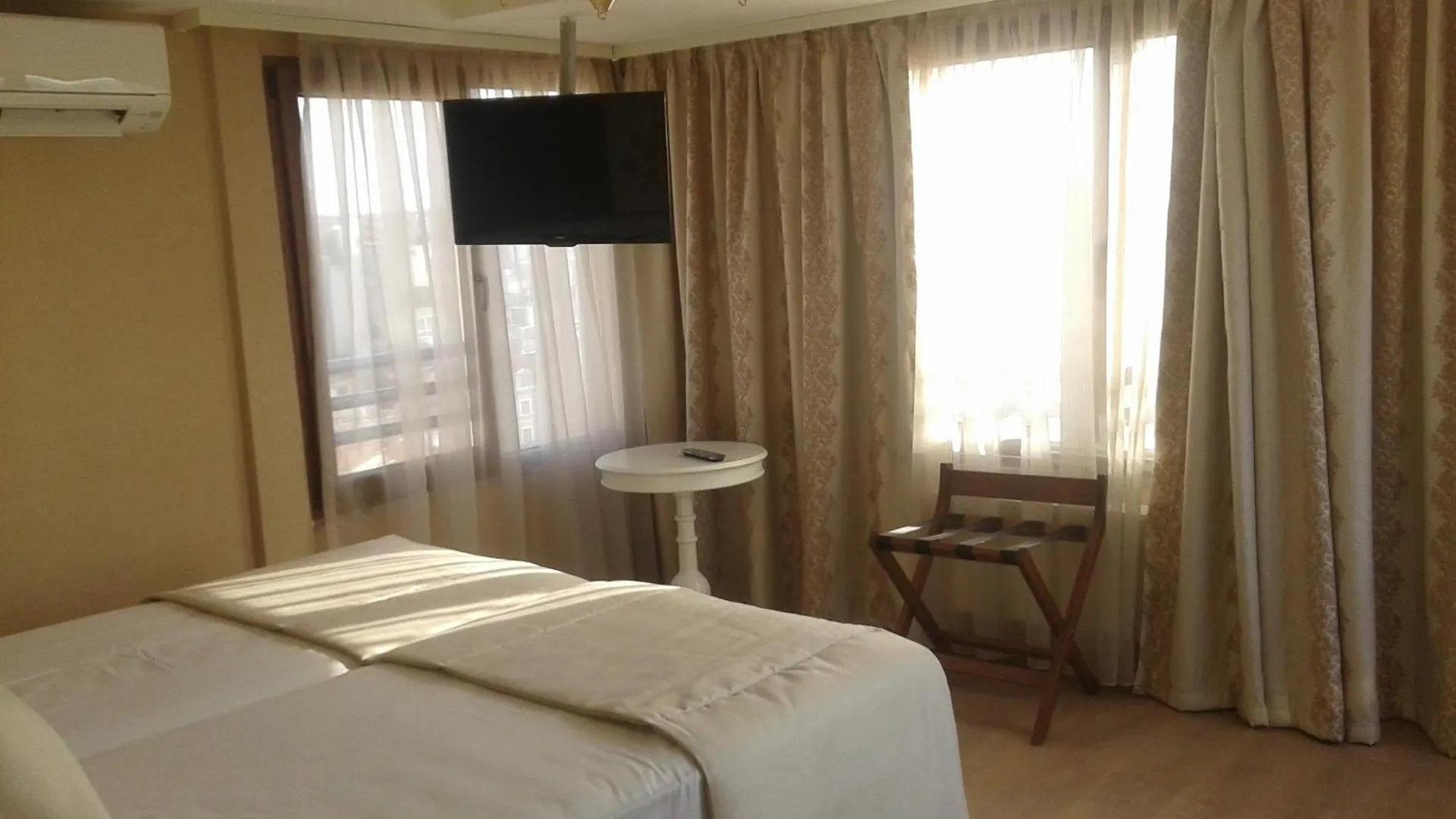 Rooms Inn Taxim Istanbul Turkey